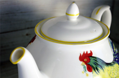 bone china cockerel tea pot
