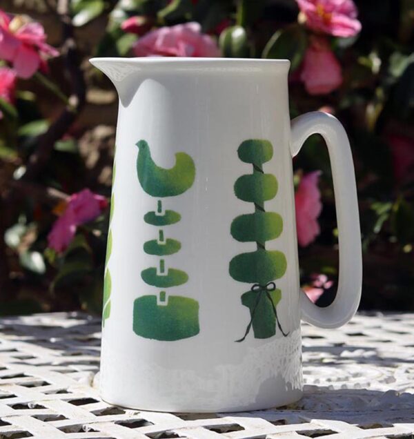 Topiary 1 pint jug